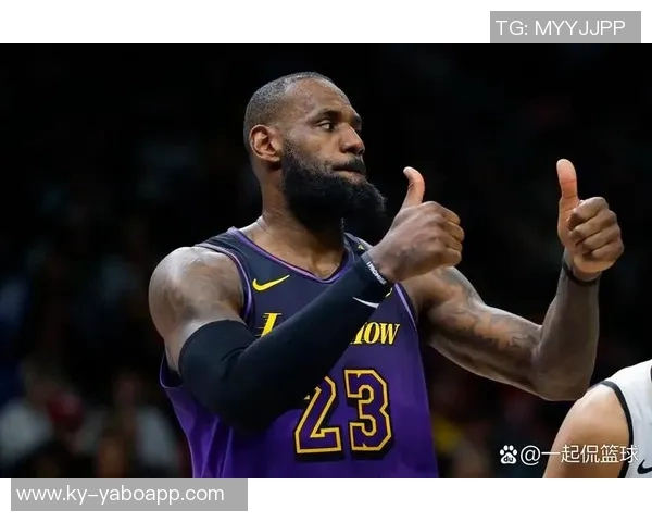 詹姆斯赛季首秀后身体状态良好期待恢复健康重返巅峰
