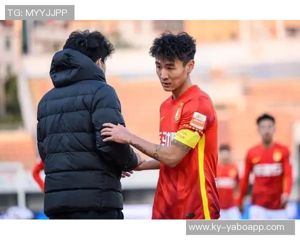 川媒曝蓉城即将官宣约翰阿洛伊西续约韦世豪李扬等国脚引发关注 川媒曝蓉城即将官宣约翰阿洛伊西续约韦世豪李扬等国脚引发关注