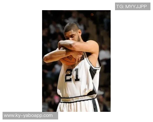 费尔顿:莫布里应学习加内特的心态每晚都要展现出强硬的竞争精神 费尔顿:莫布里应学习加内特的心态每晚都要展现出强硬的竞争精神